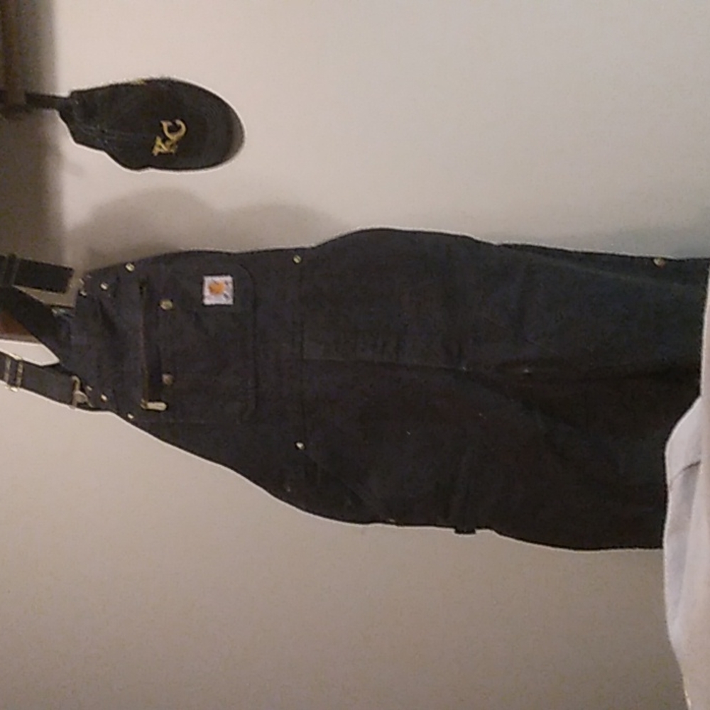 Black Carharrt insulated bib overalls excellent condition